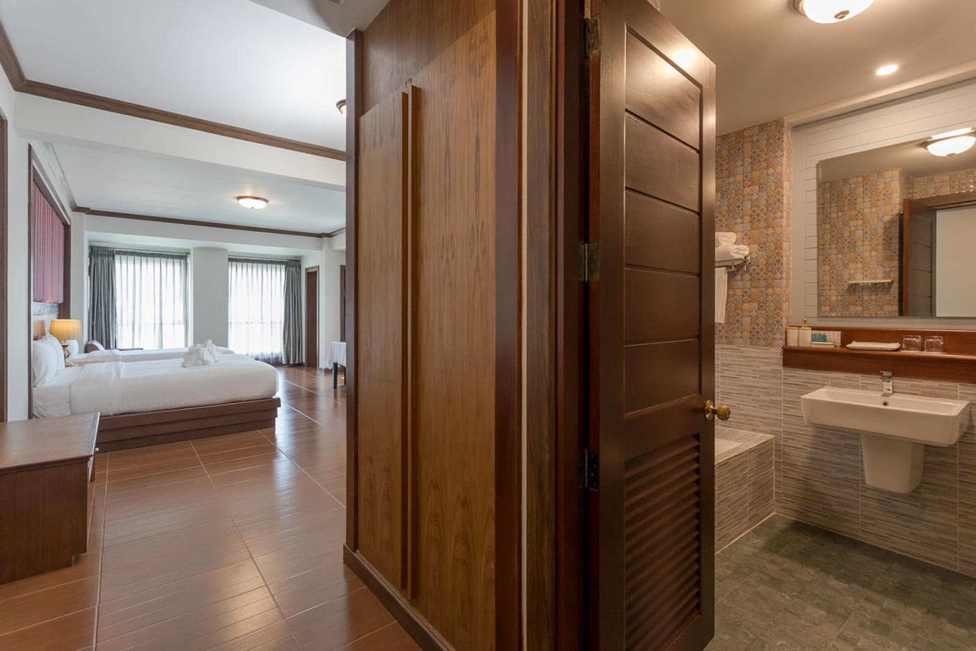 Business Suite Twin Bed