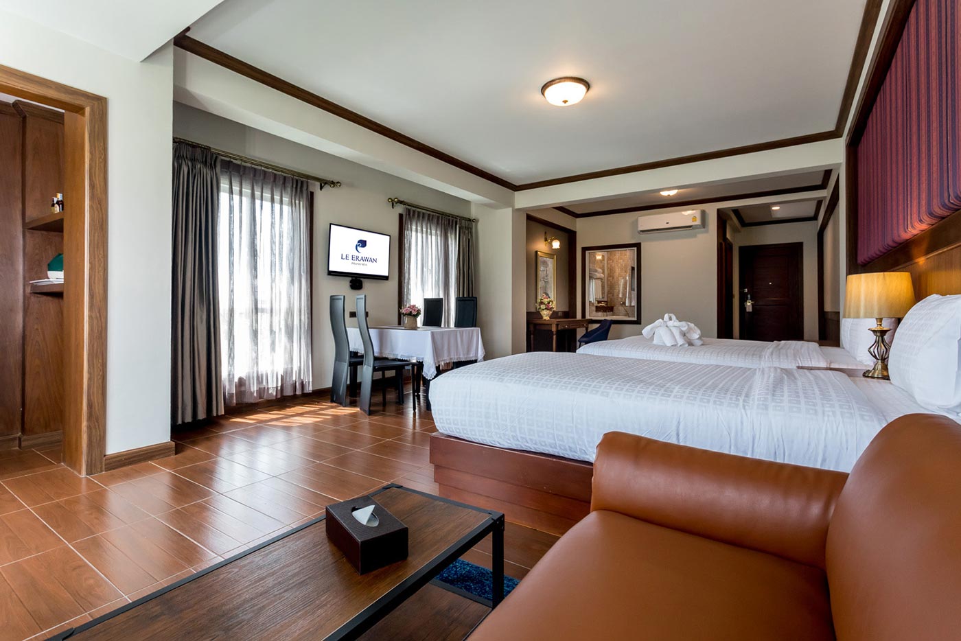 Business Suite Twin Bed