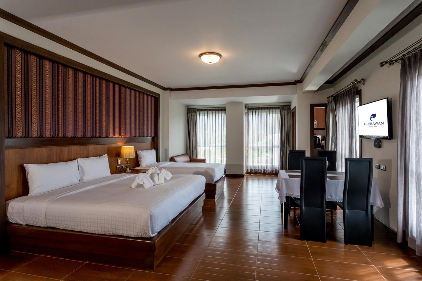 Business Suite Twin Bed