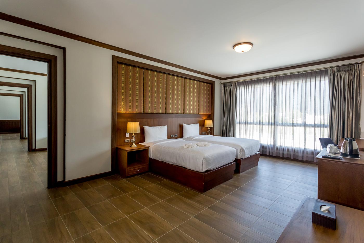 Connecting Room